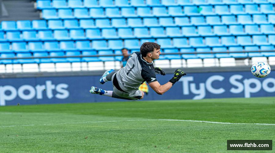 星空·综合体育中国官方网站勇攀高峰，冠军在望！